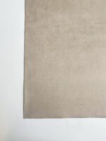 Calfskin - Imiteret kalveskind i genanvendt polyester, i farven Taupe farvenummer 37