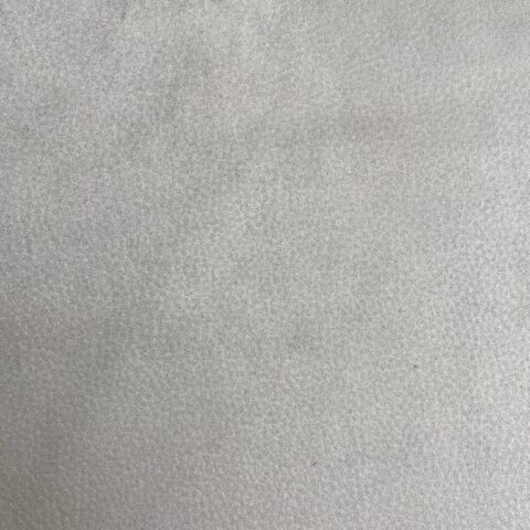 Calfskin - Imiteret kalveskind i genanvendt polyester, i farven metalgrå farvenummer 30