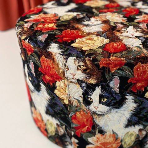 Puf med gobelin - Katte
